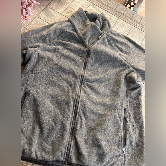 Women’s Cutter & Buck Fleece Jacket - Picture 3 of 13